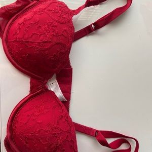 Wonderbra Vintage Red Lace Underwire Bra 34b